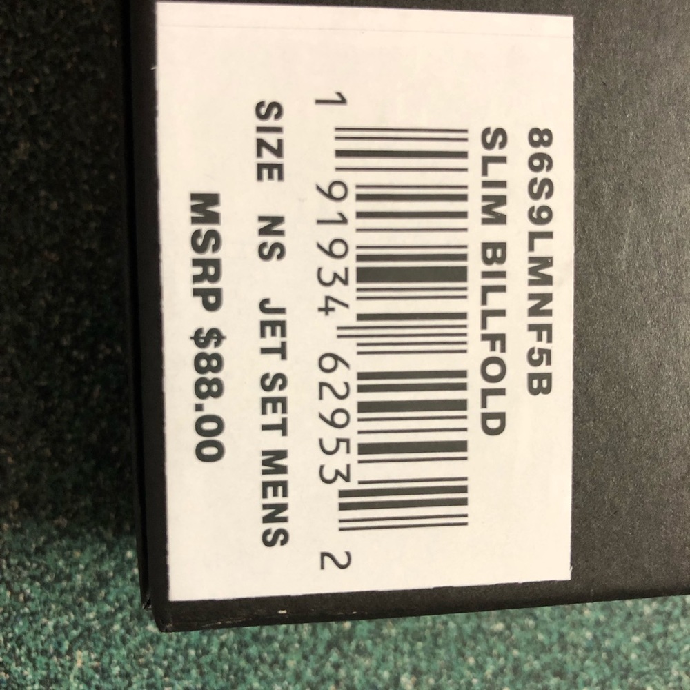 Michael Kors men’s wallet MSRP $88 brand new - Picture 8 of 8